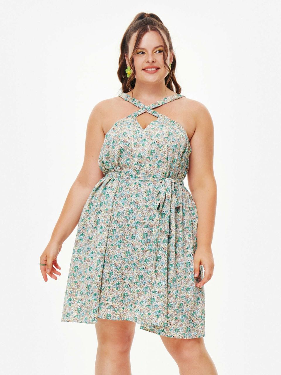 H&M's 'flattering' £20 summer dress with almost 2,000 five star reviews  'suits every shape and size' - Manchester Evening News