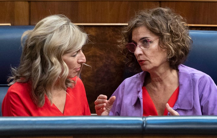 Yolanda Díaz y María Jesús Montero.