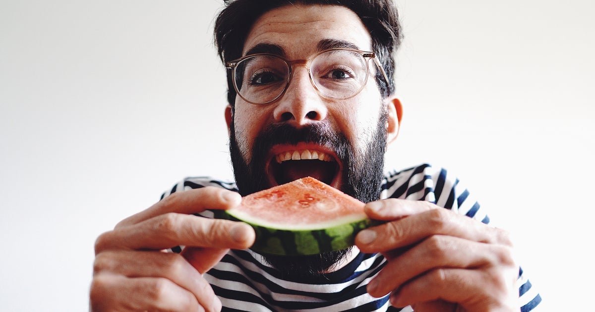 Eating With Your Mouth Open Makes Food Taste Better, Apparently