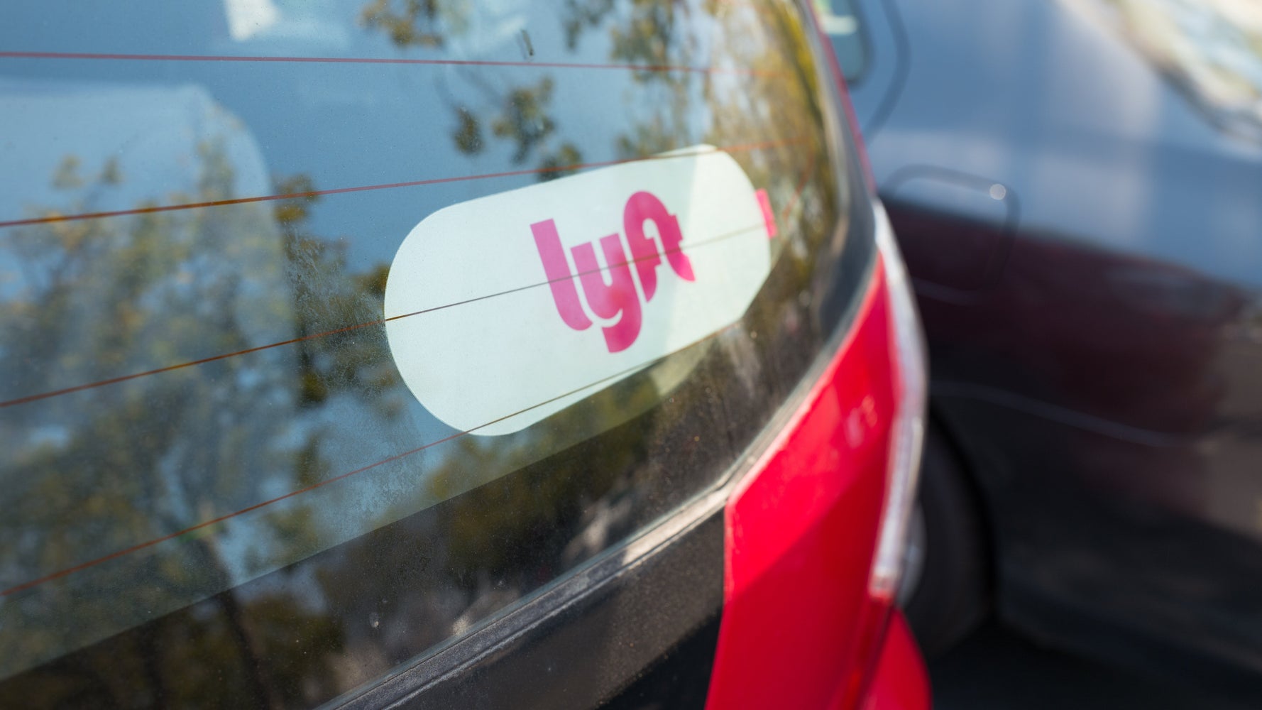Man Killed After Lyft Driver Kicks Him And Friends Out On Highway - Vimarsana News