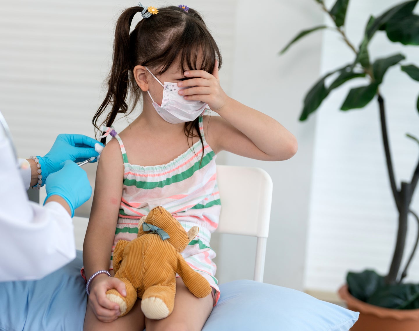 How To Help Your Kid Deal With Their Fear Of Needles | HuffPost Life