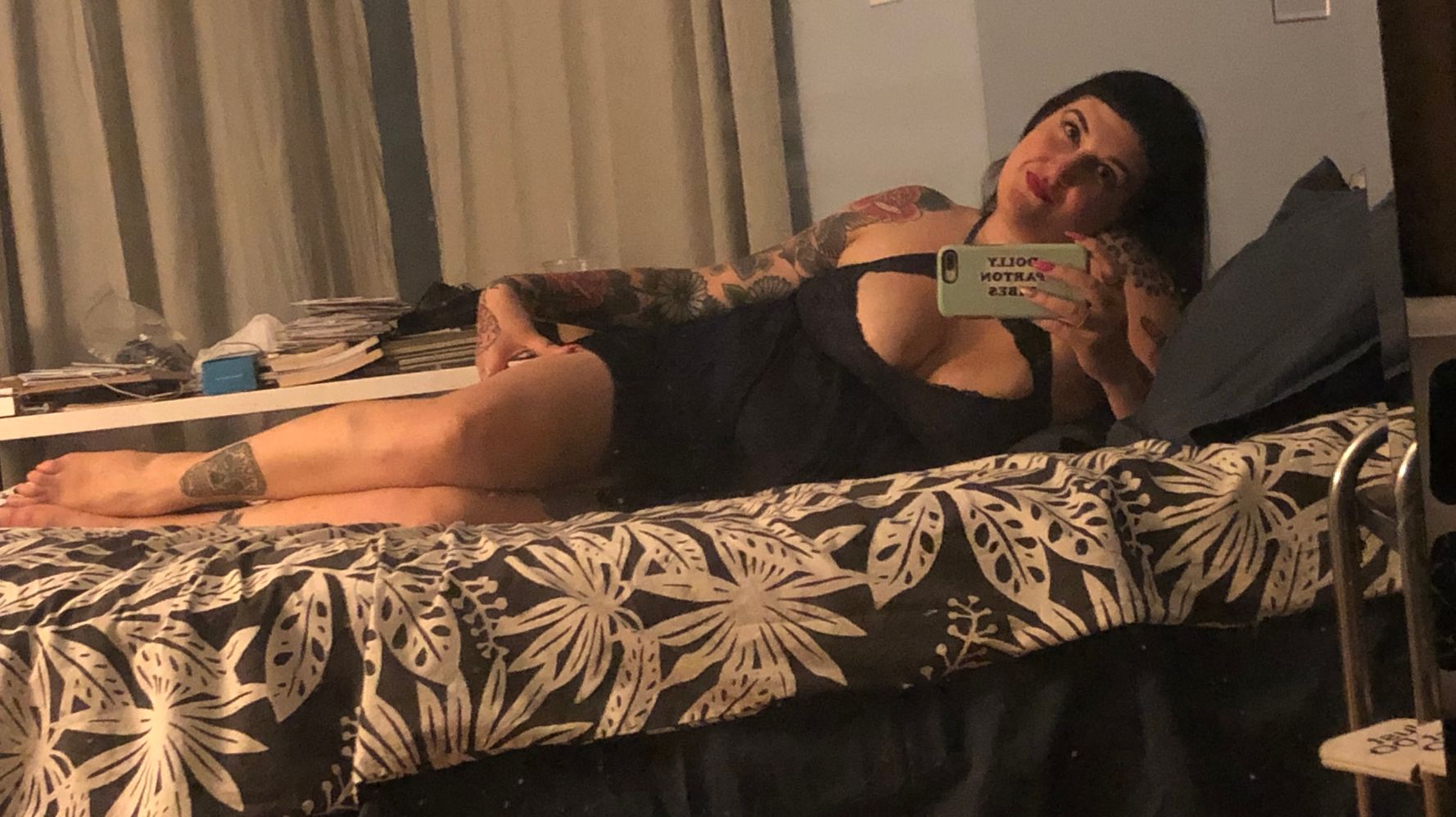 Sleeping Sexy Body - A Stranger Told Me I Shouldn't Take Sexy Selfies As A Mom. Here's My  Response. | HuffPost HuffPost Personal