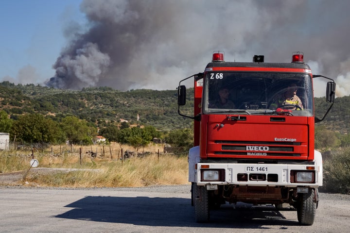 Αναζοπύρωση στη πυρκαγιά της Λέσβου. Περιοχή Βρίσα -Πολιχνίτος Τετάρτη 27 Ιουλίου 2022 (ΠΑΝΑΓΙΩΤΗΣ ΜΠΑΛΑΣΚΑΣ/EUROKINISSI)