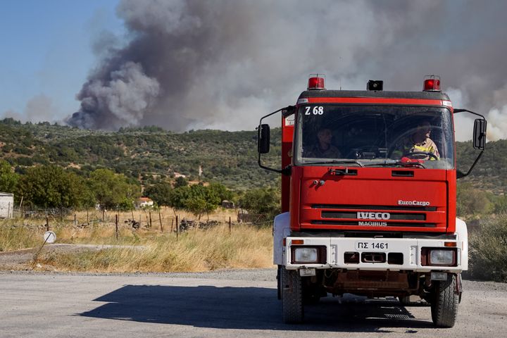 Αναζοπύρωση στη πυρκαγιά της Λέσβου. Περιοχή Βρίσα -Πολιχνίτος Τετάρτη 27 Ιουλίου 2022 (ΠΑΝΑΓΙΩΤΗΣ ΜΠΑΛΑΣΚΑΣ/EUROKINISSI)