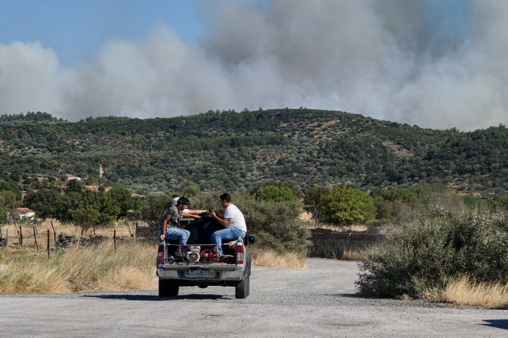 Αναζοπύρωση στη πυρκαγιά της Λέσβου. Περιοχή Βρίσα -Πολιχνίτος Τετάρτη 27 Ιουλίου 2022 (ΠΑΝΑΓΙΩΤΗΣ ΜΠΑΛΑΣΚΑΣ/EUROKINISSI)