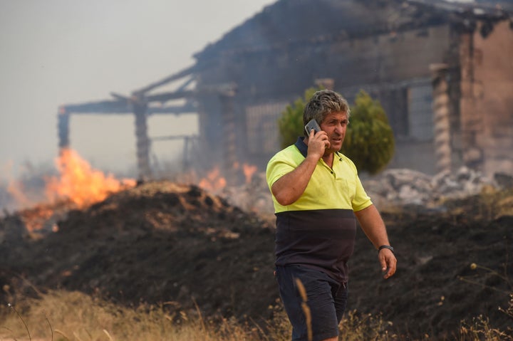 Un vecino de Zamora, frente al fuego de los últimos días