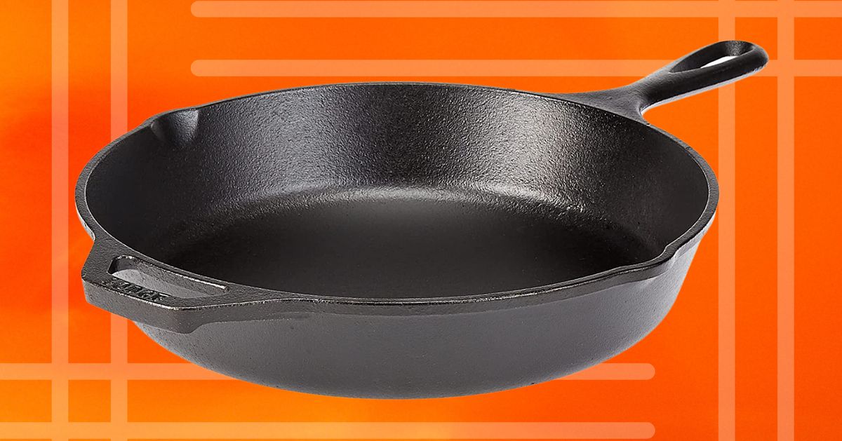 Lodge 15 Inch Seasoned Cast Iron Pizza Pan with Silicone Grips at