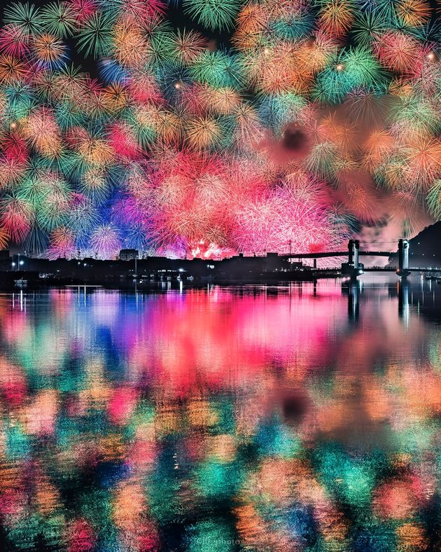 「三重の花火がえぐい たった7秒間の出来事」と題されて投稿された写真