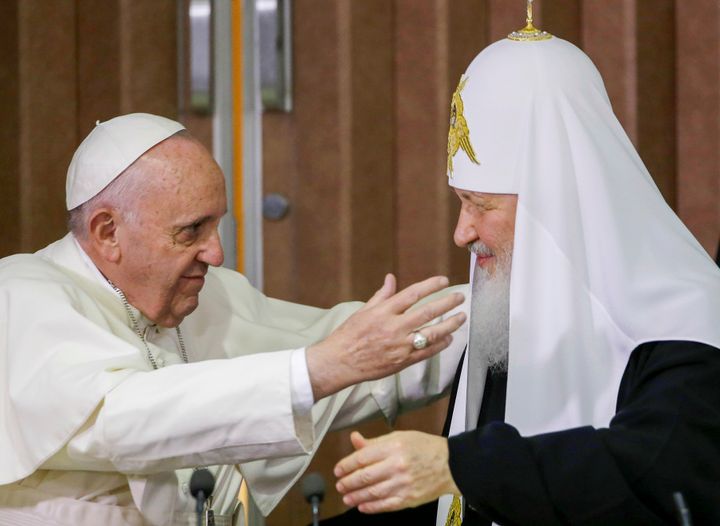 Από την συνάντηση Πάπα Φραγκίσκου και Πατριάρχη Κύριλλου στην Κούβα το 2016. 