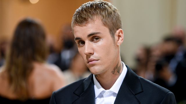 Justin Bieber Returns To Stage For First Time Since Facial Paralysis Scare.jpg