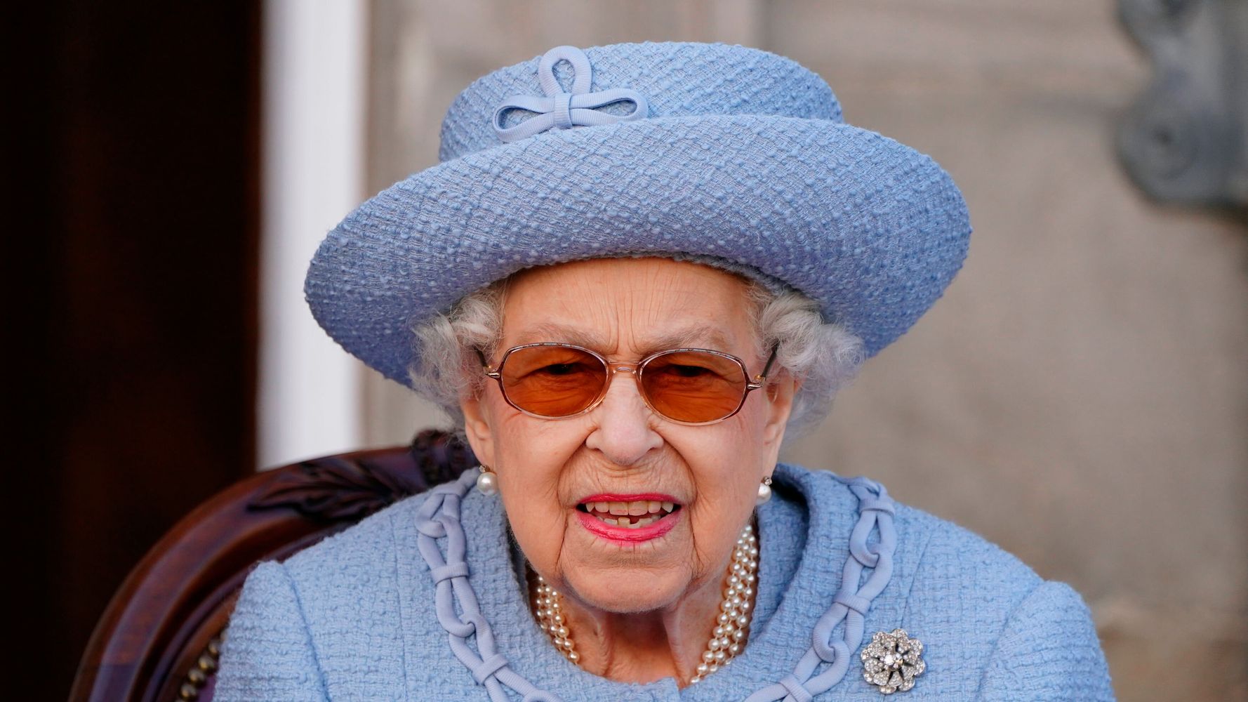 Les autorités britanniques inculpent un homme qui a tenté de blesser la reine Elizabeth avec une arbalète