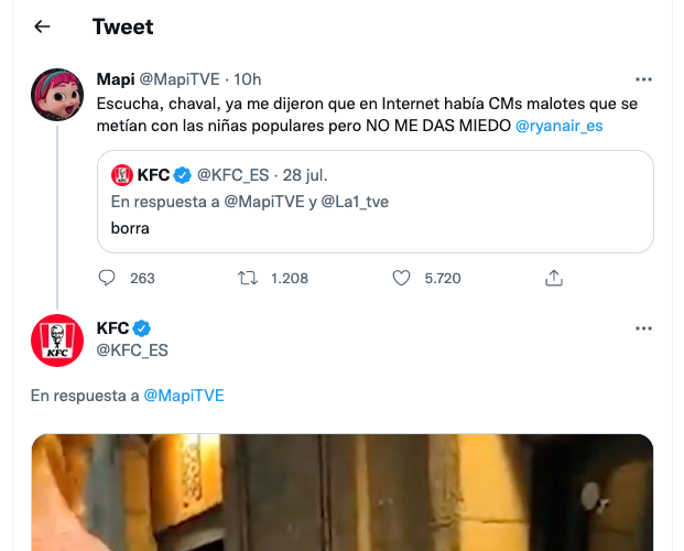 El intercambio de tuits entre Mapi y KFC.