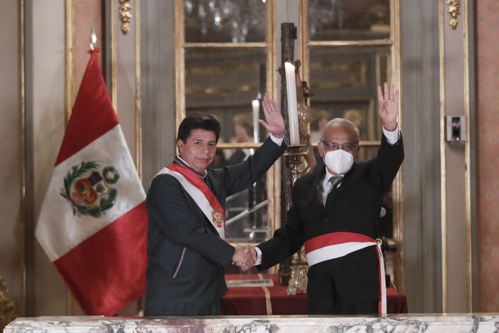 Pedro Castillo junto a Aníbal Torres.