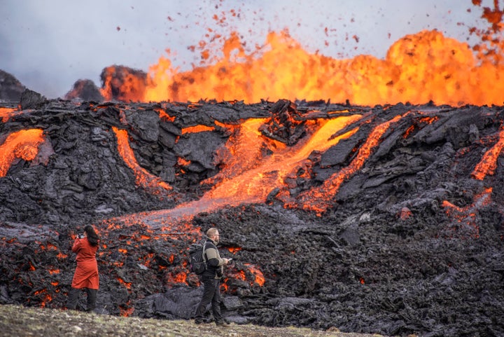 5 Pictures Of Iceland's Volcanic Eruption That Show How Terrifying ...