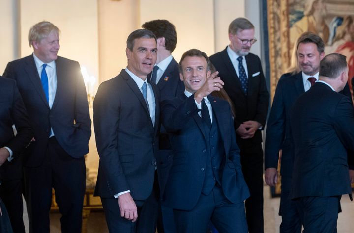 El presidente del Gobierno, Pedro Sánchez, junto al presidente de Francia, Emmanuel Macron.