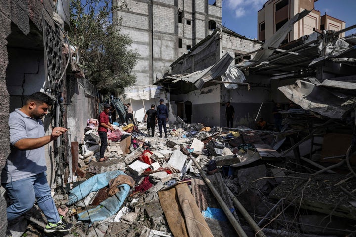 Edificio residencial de Palestina atacado por un misil.