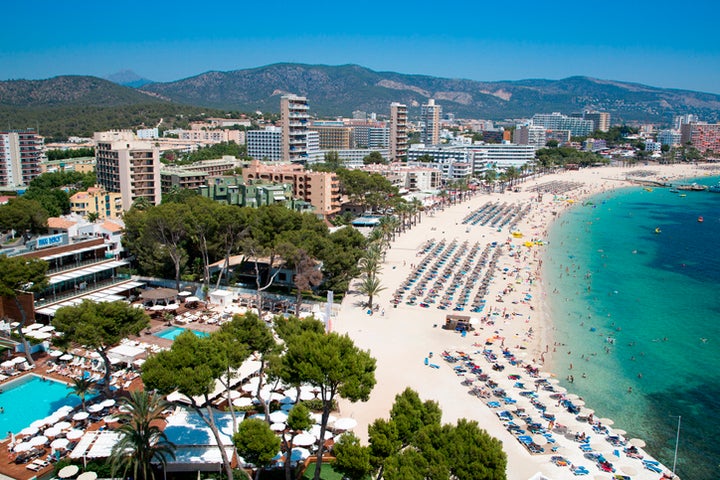 Vista panoramica de la playa de Magaluf, en Mallorca.