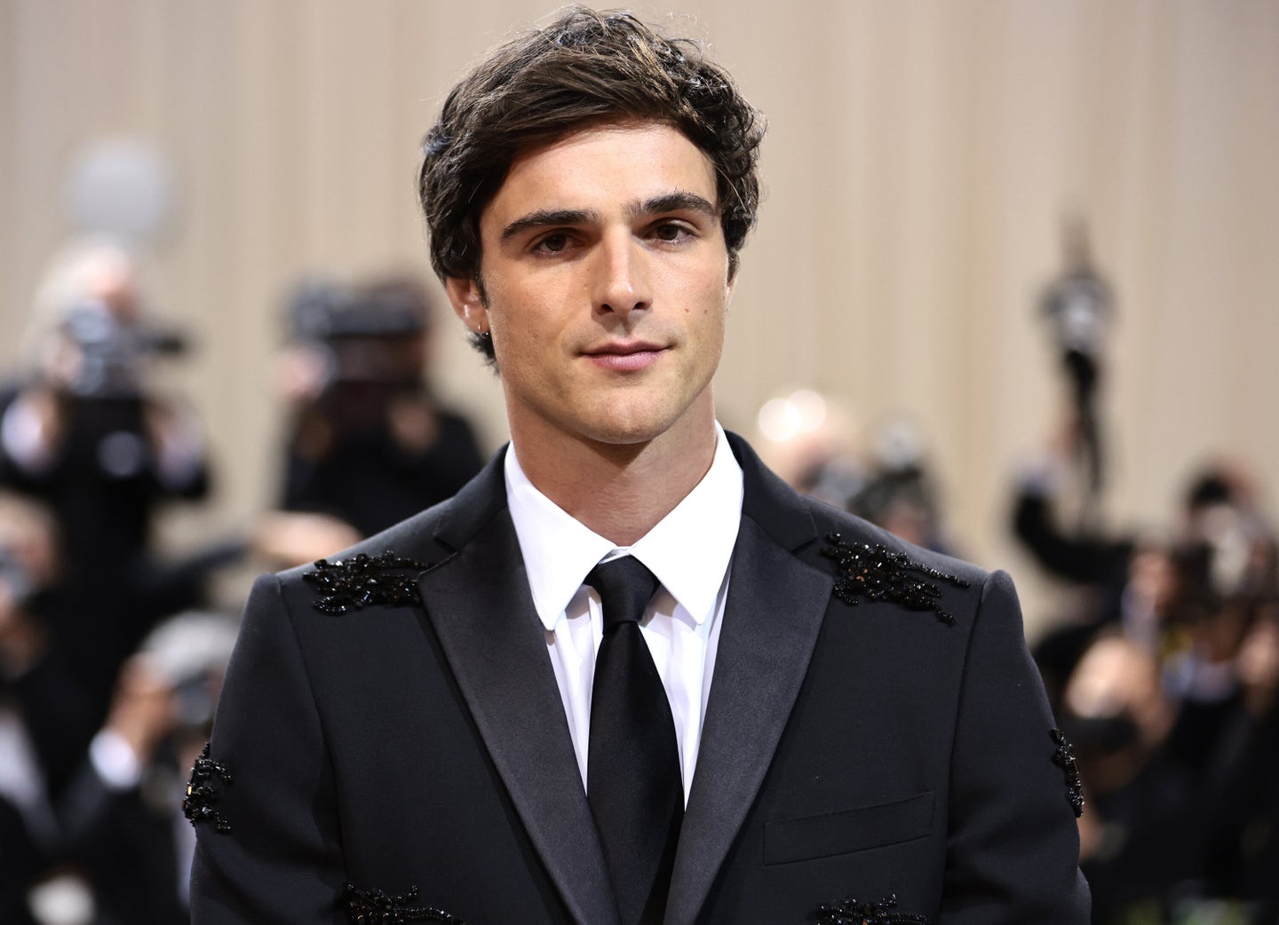 Jacob Elordi Says He Went 'To War' With Netflix Over 'Kissing Booth ...