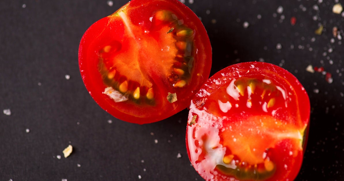 NextImg:The Only Kind Of Knife You Should Use To Slice A Tomato