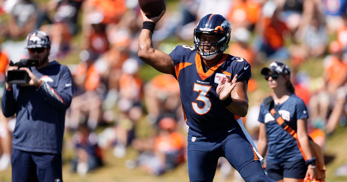 Broncos sold to Walmart heirs for reported record of $4.65 billion -  Chicago Sun-Times