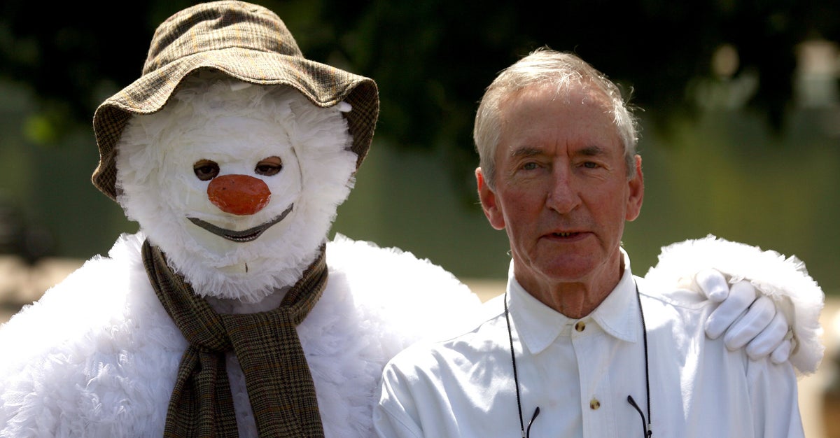 Snowman Ops Raymond Briggs, 'The Snowman' Creator And Illustrator, Dead At 88 ...
