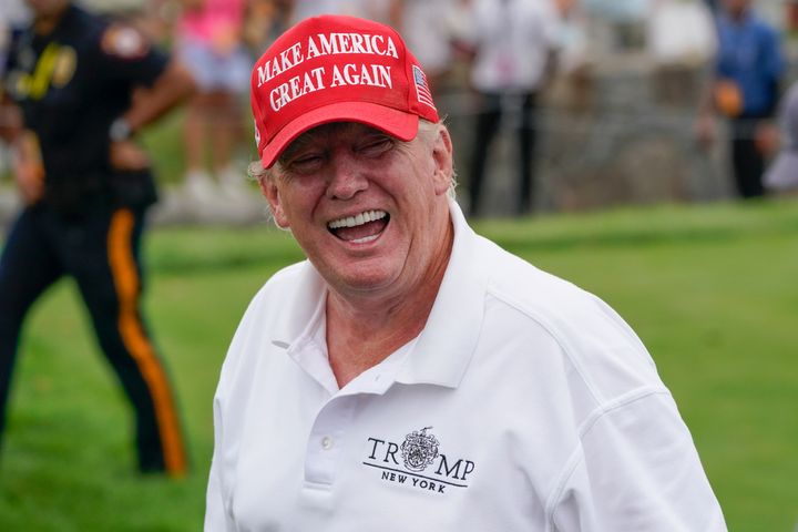 Donald Trump, jugando al golf en Bedminster, Nueva Jersey, el pasado 31 de julio.
