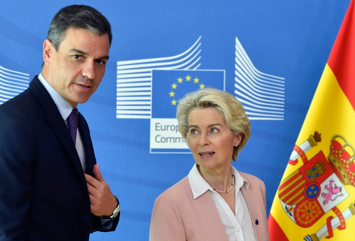 Ursula von der Leyen y Pedro Sánchez, el pasado 22 de junio, en la sede de la Comisión Europea, en Bruselas.
