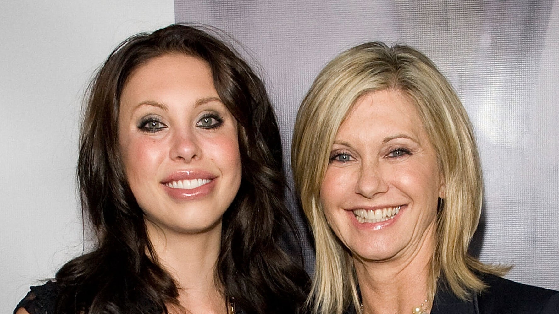 Olivia Newton-John's Daughter Pens Emotional Message To Her 'Angel' Mother - Vimarsana News