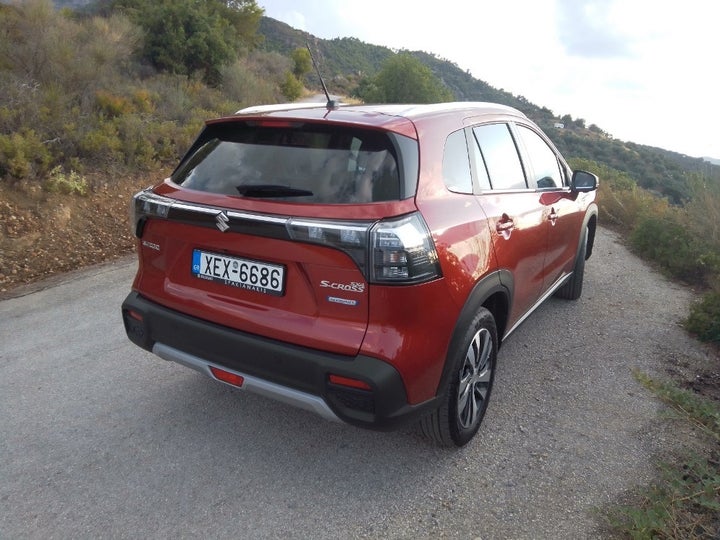 Το Suzuki S-Cross 1.4 Hybrid 2WD