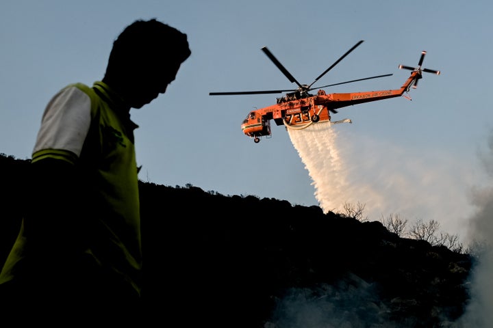 ΠΥΡΚΑΓΙΑ ΣΤΟΝ ΚΟΡΥΔΑΛΛΟ (ΜΙΧΑΛΗΣ ΚΑΡΑΓΙΑΝΝΗΣ/EUROKINISSI)