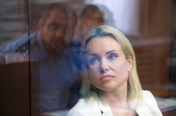 La periodista Marina Ovsyannikova durante la audiencia.