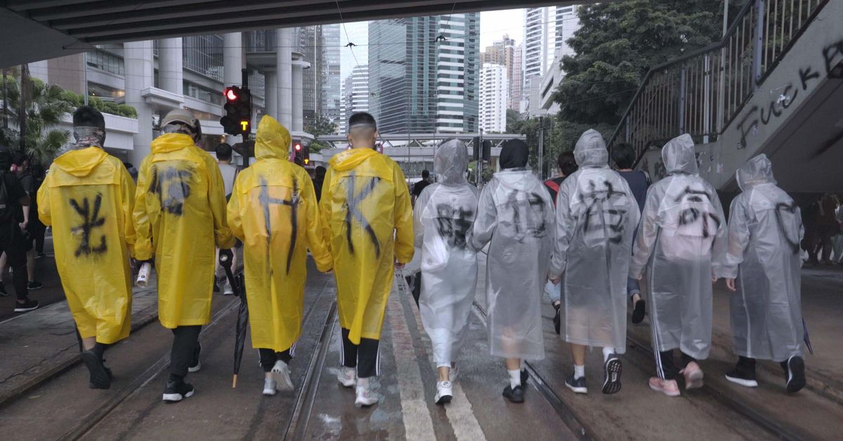 カンヌでサプライズ上映された「香港民主化デモ」の克明な記録。あの時、最前線で何が起きていたのか ハフポスト アートとカルチャー