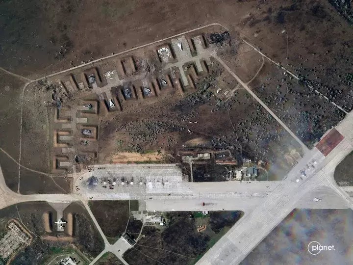 Imágenes de Planet Labs PBC de la base de Saki, sacudida por las explosiones del martes en Crimea.