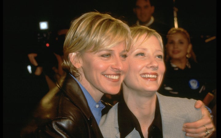 Ellen DeGeneres (left) and Anne Heche in 1998.