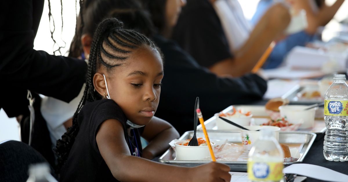 California To Become 1st State To Give Free School Lunches To Students
