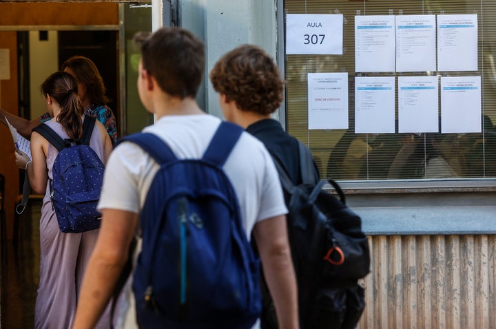 Foto de archivo de estudiantes en Madrid.