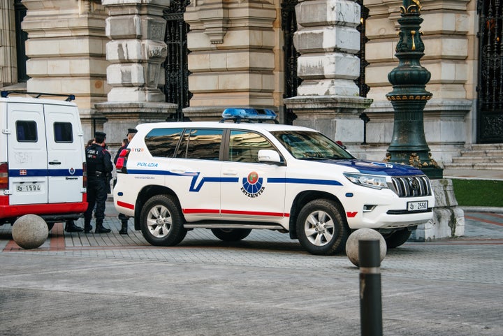 Coche de la Ertzaintza.