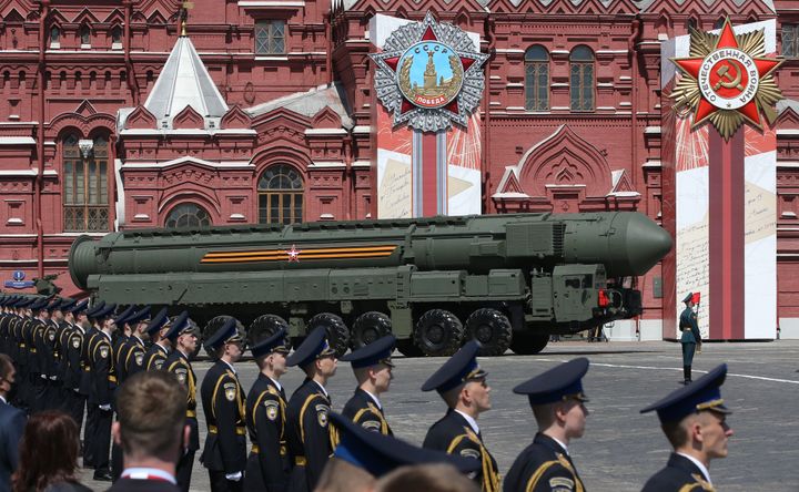 Desfile en Moscú con armamento con capacidad de llevar ojivas nucleares, en el 75 aniversario de la victoria sobre el Ejército nazi.