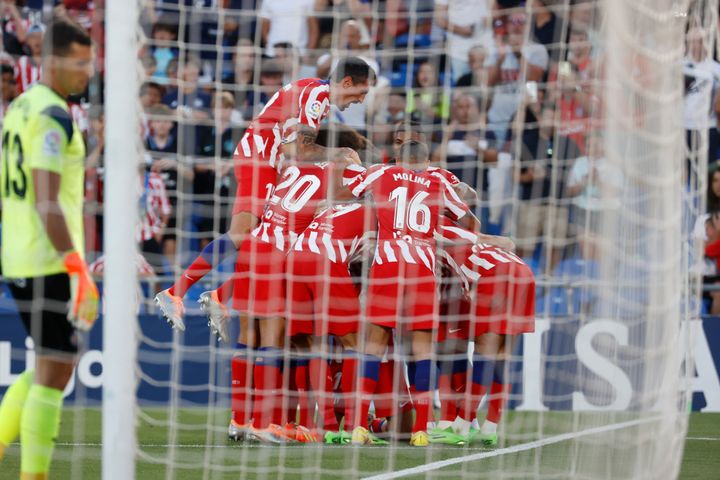 Los jugadores del Atlético de Madrid celebran el segundo gol de Álvaro Morata ante el Getafe.
