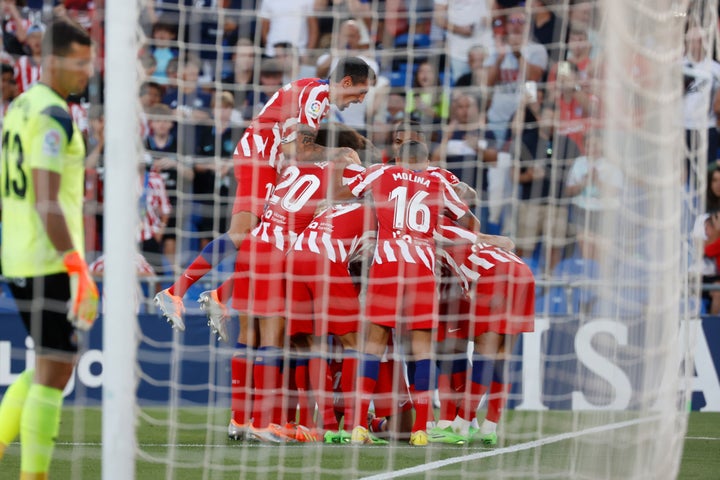 Los jugadores del Atlético de Madrid celebran el segundo gol de Álvaro Morata ante el Getafe.