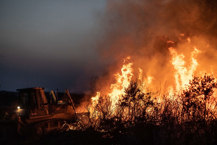 Labores de extinción del incendio de Losacio (Zamora)