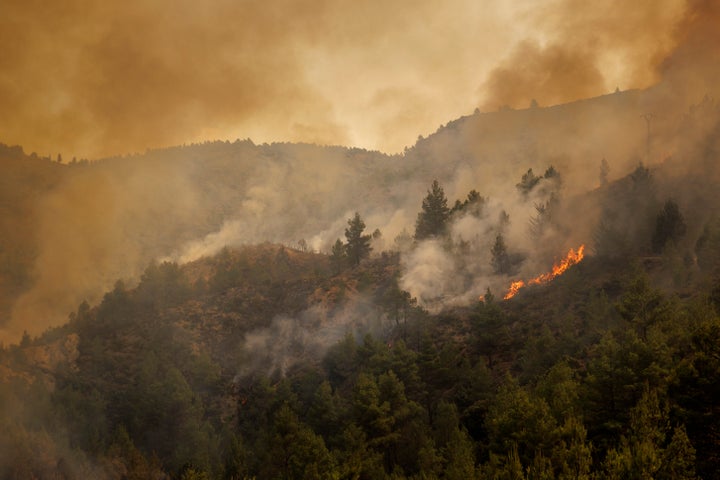 El incendio que se declaró este lunes en Bejís (Castellón).
