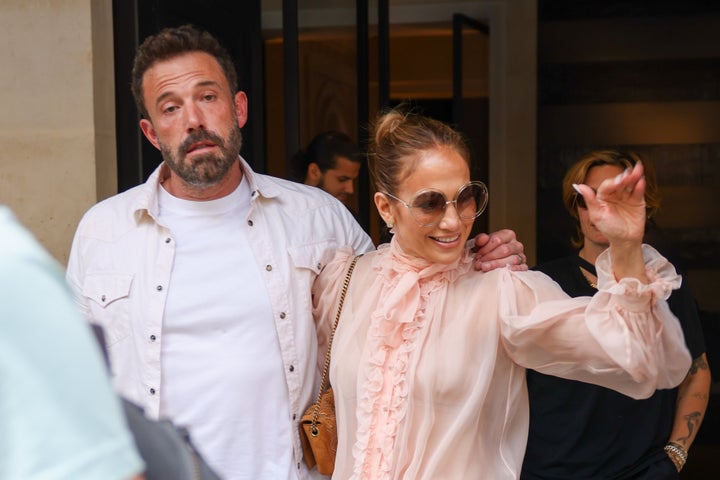 Jennifer Lopez y Ben Affleck durante su luna de miel en París.