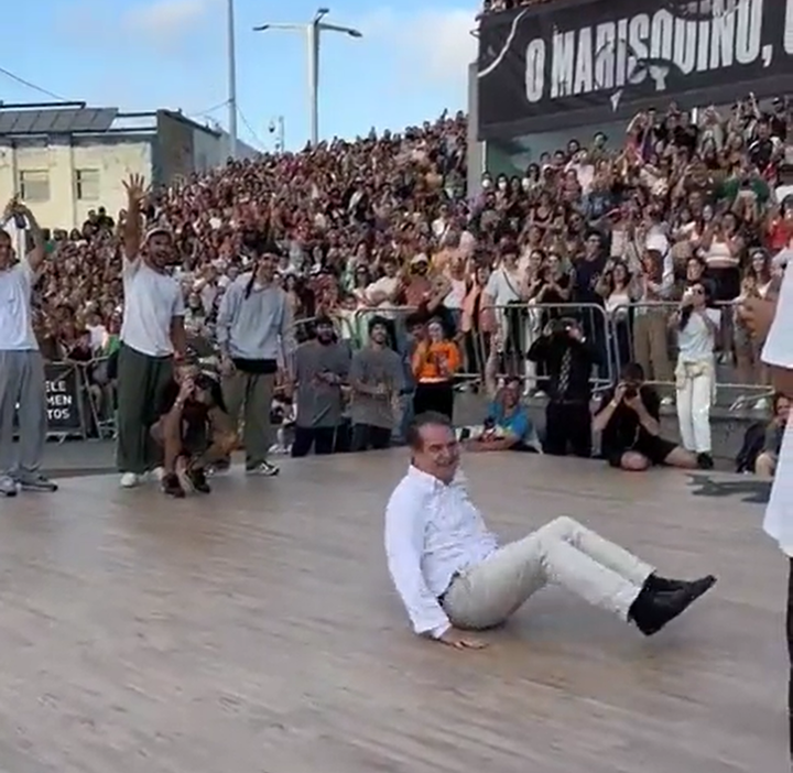 Captura de pantalla de un momento del baile de Caballero en O Marisquiño.