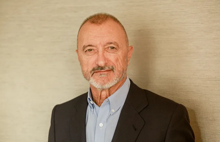 El escritor y periodista Arturo Pérez-Reverte.