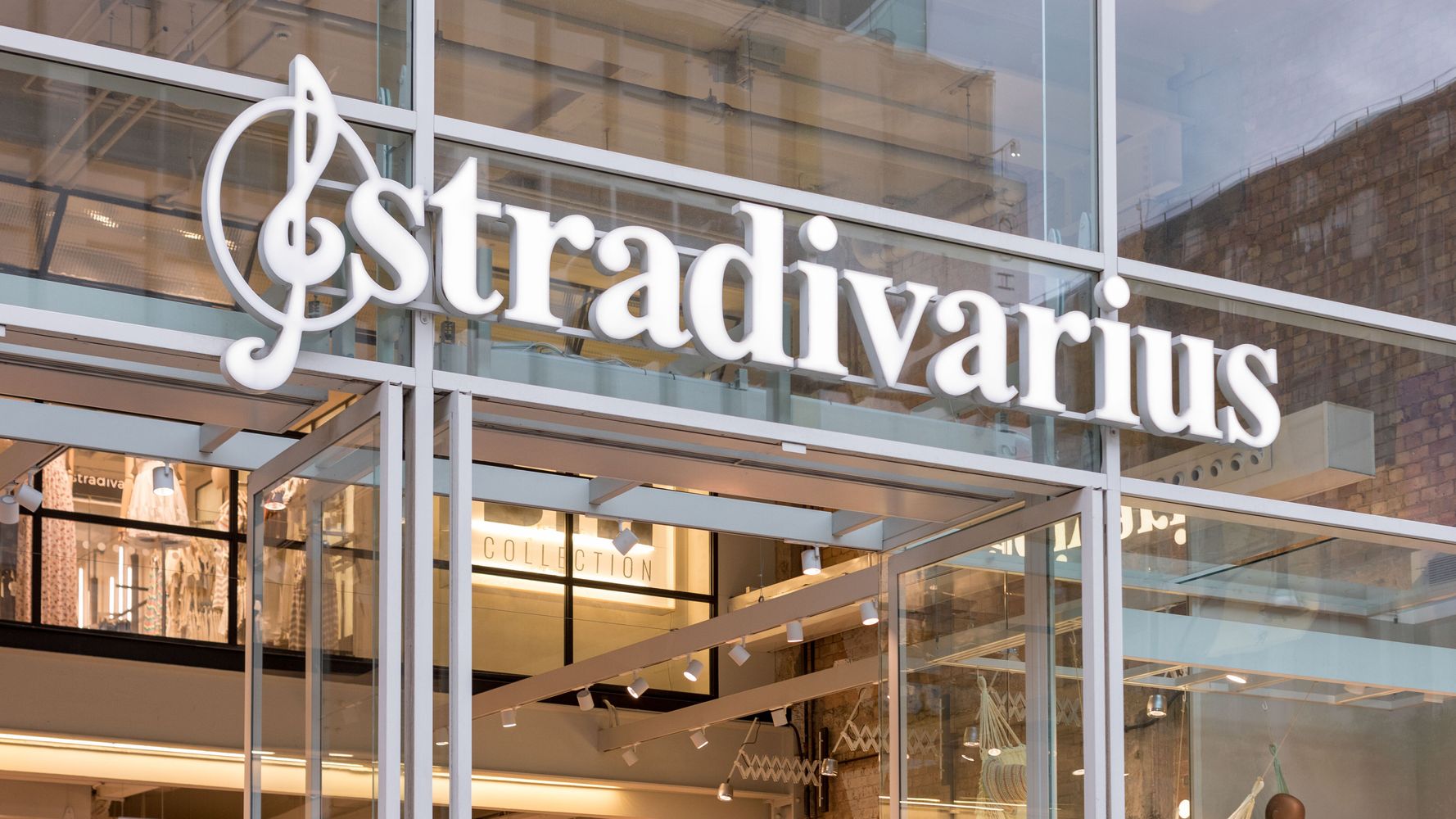 La colección de Stradivarius que llevará a las tiendas incluso a quien no comprar allí | El HuffPost Life