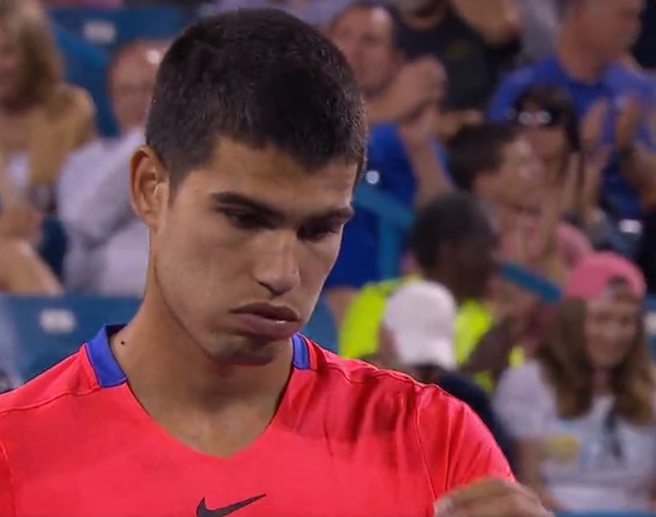 Carlos Alcaraz, durante el partido.