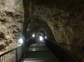 Interior de una de las cuevas.