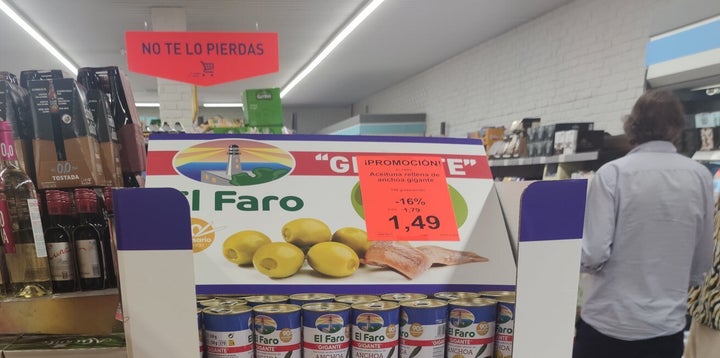 El palet de aceitunas de la marca El Faro.