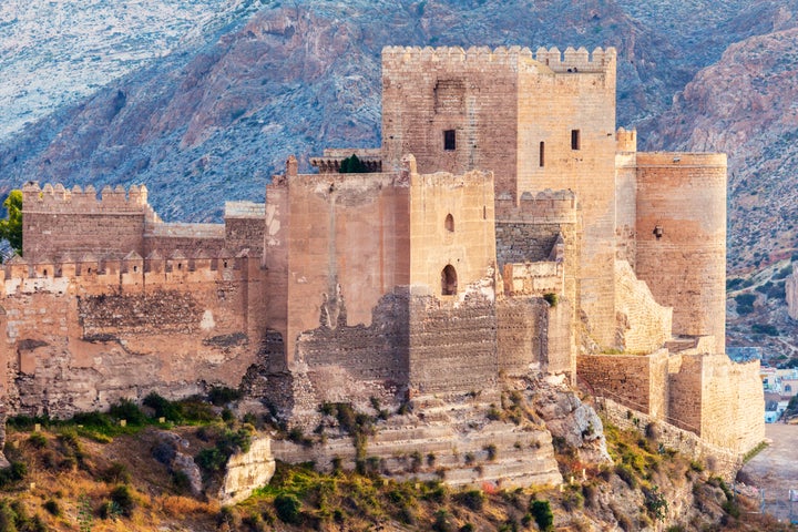 Muros y torres de la Alcazaba de Almería.
